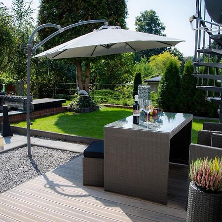 Unterschlupf Radeberg mit Garten&Whirlpool Exterior foto