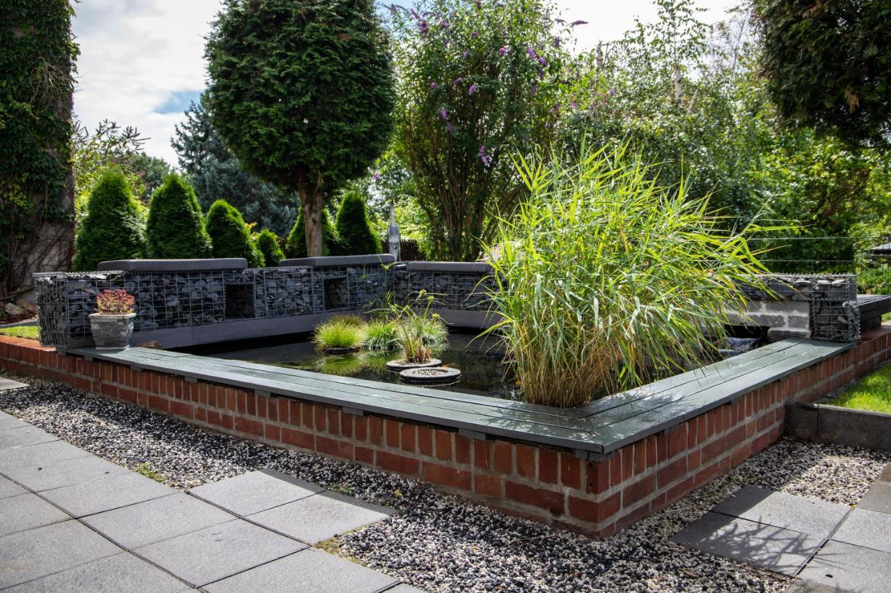 Unterschlupf Radeberg mit Garten&Whirlpool Exterior foto