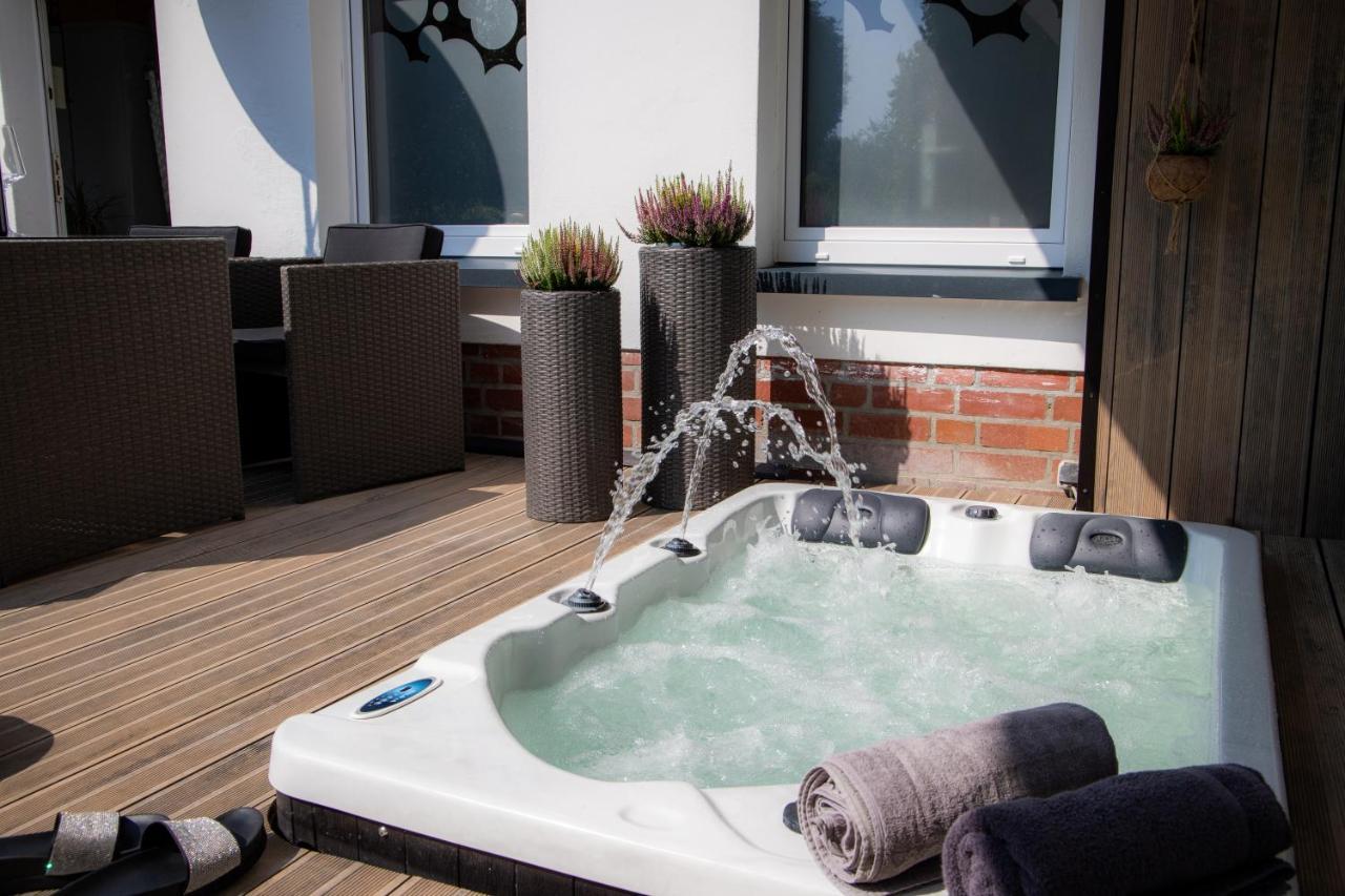Unterschlupf Radeberg mit Garten&Whirlpool Exterior foto