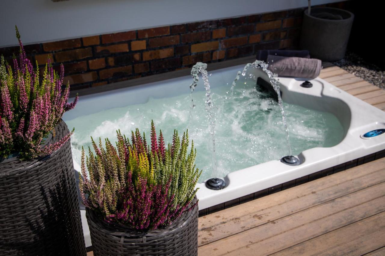 Unterschlupf Radeberg mit Garten&Whirlpool Exterior foto